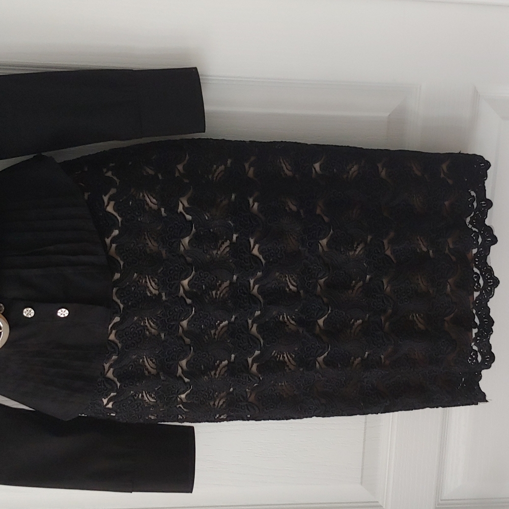Bebe lace skirt